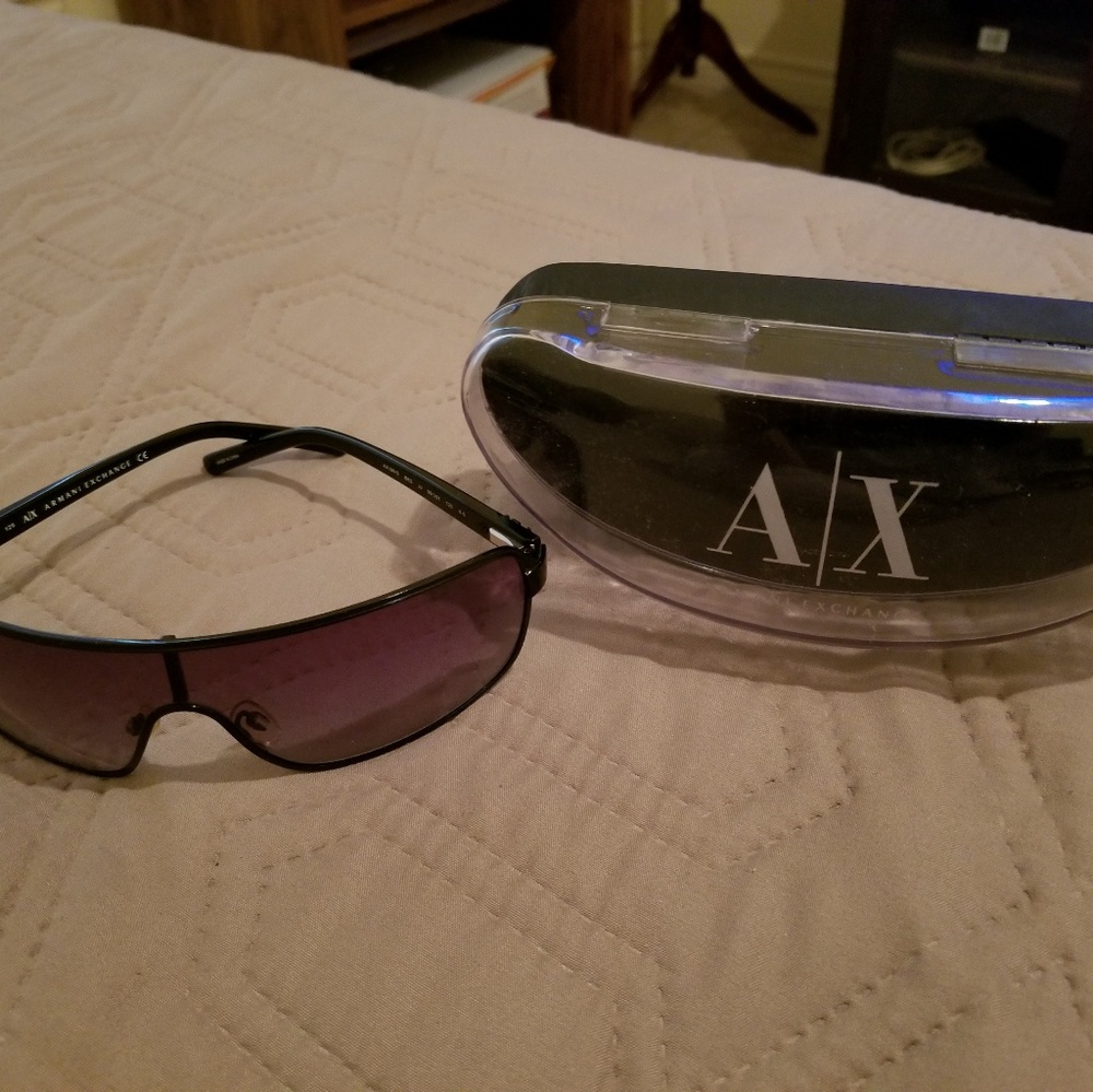 Sunglases